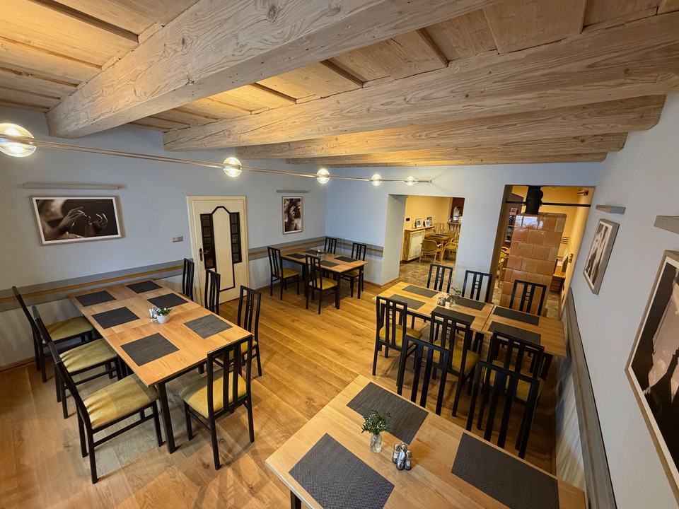Restaurant – Blick durch den Saal